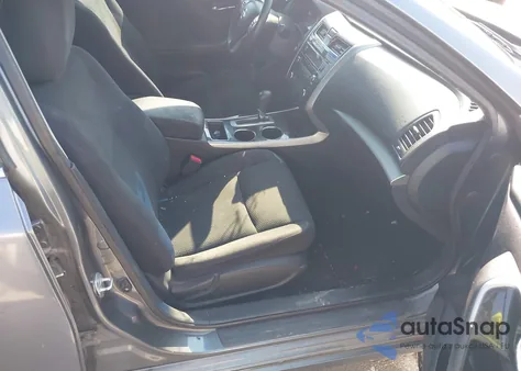 2014 Nissan Altima 2.5/2.5 S/2.5 Sl/2.5 Sv z USA, uszkodzony, nr VIN 1N4AL3AP3EN354202